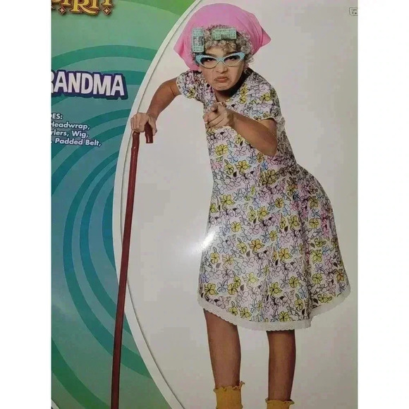 Grandma Costume - Picture 2 of 4